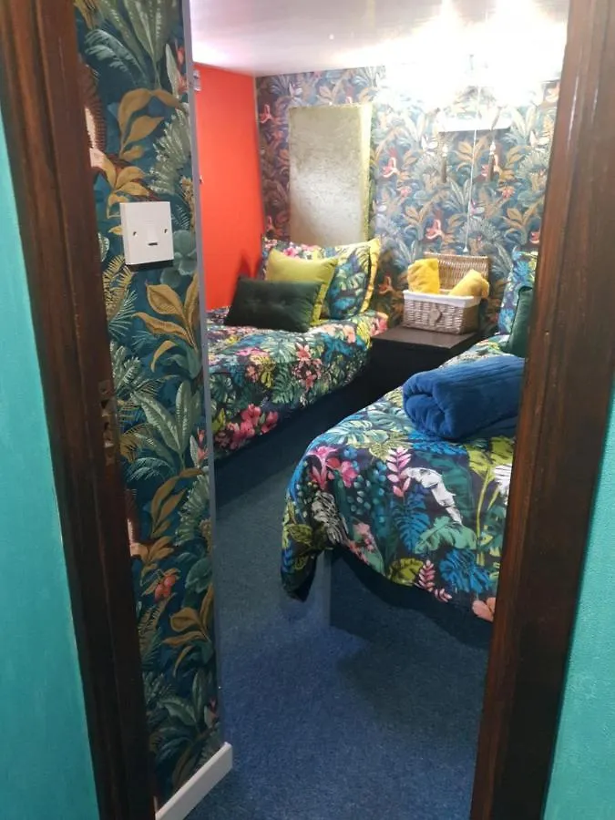 Jasmine Coral Jay Boutique Boatel Ocean Village Gibraltar 0*,