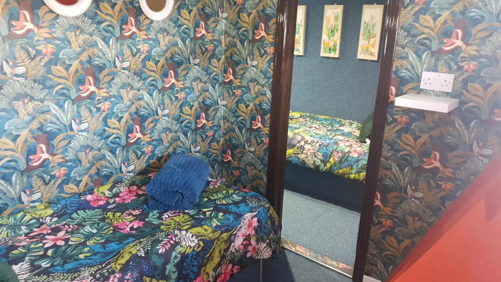Jasmine Coral Jay Boutique Boatel Ocean Village Gibraltar 0*,  Gibraltar